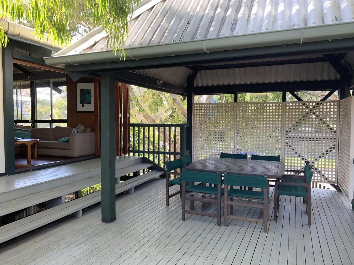 Ngungun St 14 Dicky Beach Apartment Caloundra