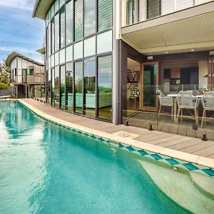 Shelly Seaside A Holiday home